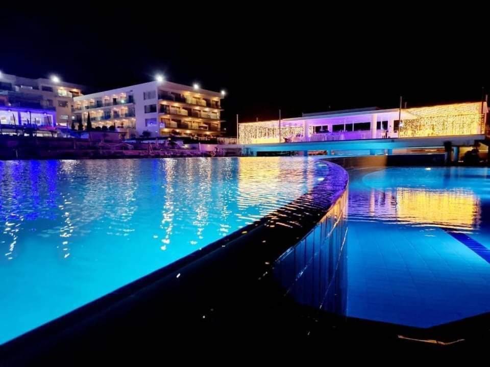 King Evelthon Beach Hotel & Resort Paphos Exterior photo